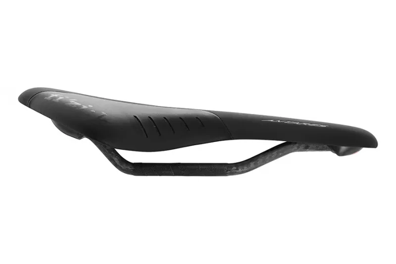 Fizik Antares R1 Carbon Saddle in Black
