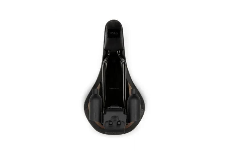 Fizik Gravita Alpaca x5 130mm Saddle and Kit in Black